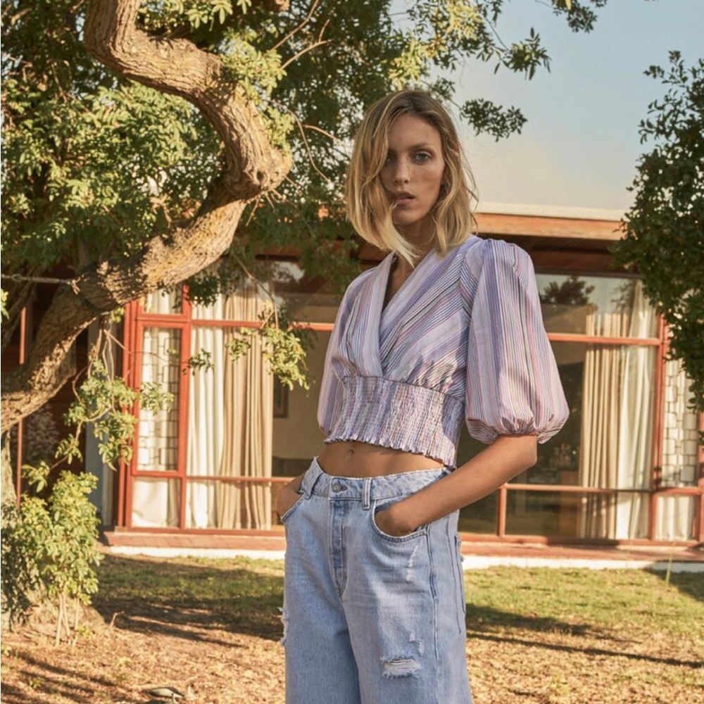 Balloon sleeved Multi-color shirt size: small